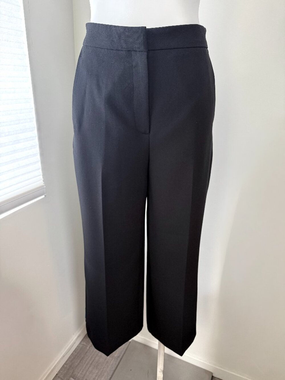 Zara Black High-Waisted Fitted Straight Ankle Pants